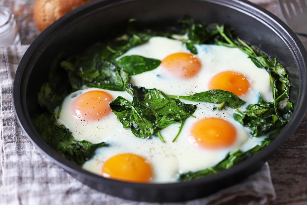 Spinach and eggs, food sources of lutein